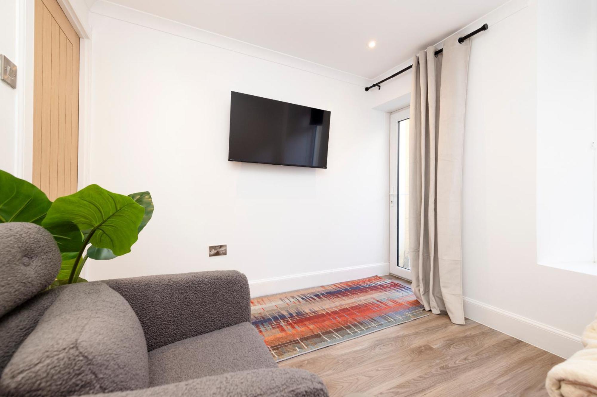 Joivy 3Br Flat In Haymarket With Free Parking Edimburgo Exterior foto