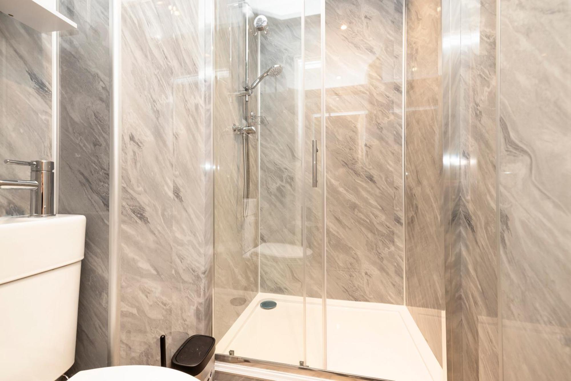 Joivy 3Br Flat In Haymarket With Free Parking Edimburgo Exterior foto